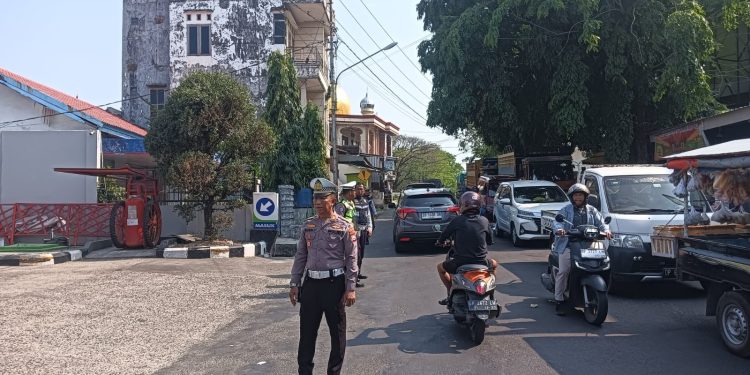 Antrean BBM di SPBU Padat, Kasat Lantas Polres Parepare Minta Pengendara Tak Hambat Jalan