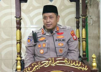 Gelar Safari Magrib di Boronglamu, Kapolres Jeneponto Ajak Warga Jaga Kamtibmas dan Awasi Pergaulan Anak