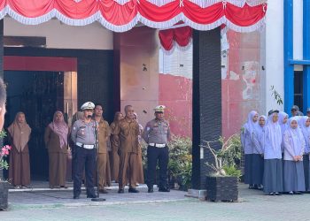 Melalui Police Goes to School, Kasat Lantas Polres Maros Beri Edukasi ke Pelajar