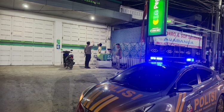 Gelar Patroli Blue Light, Polsek Maniangpajo Sasar Titik Rawan Gangguan Kamtibmas