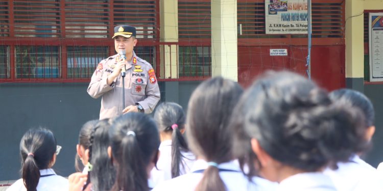 Gelar Polisi Peduli Pendidikan, Kapolres Palopo Edukasi Pelajar Bahaya Narkoba, Bullying dan Tertib Lalin