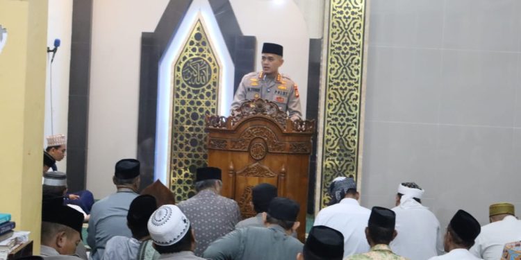 Subuh Keliling Kamtibmas di Pallangga, Kapolresta Gowa Bahas Kenakalan Remaja dan Operasi Patuh