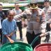 Peringati HUT Humas Polri ke-75, Kapolres Soppeng Salurkan Bantuan Air Bersih ke Warga