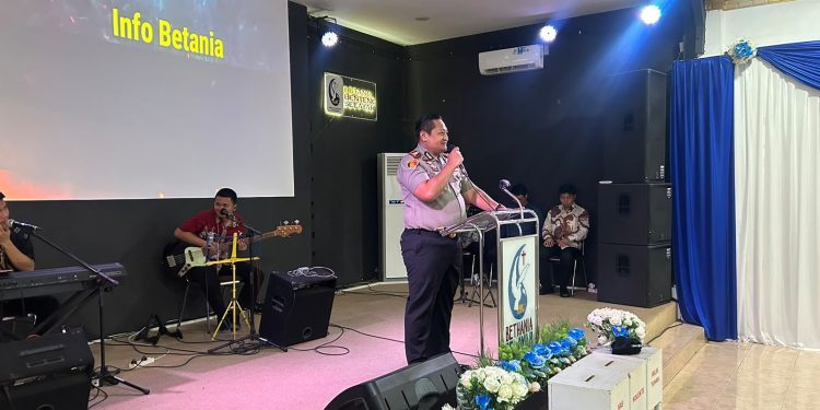 Setelah Jumat Keliling di Masjid, Kapolres Selayar Kini Sambangi Gereja Bethania, Ajak Jaga Kamtibmas