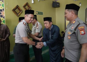 Gelar Jumat Keliling, Kapolres Parepare Ajak Warga Jaga Kamtibmas dan Bijak Bermedia Sosial
