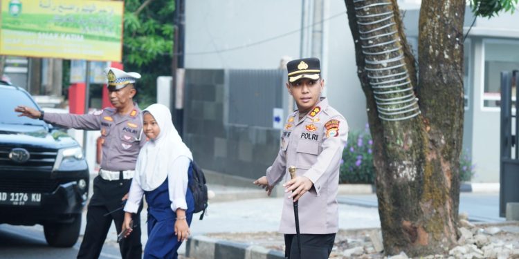 Hadir di Tengah Masyarakat, Kapolres Parepare dan Personel Gabungan Gelar Gatur
