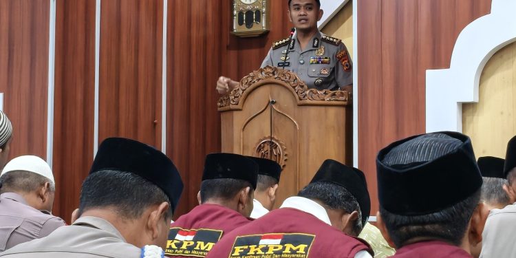 Kapolresta Gowa Hadir Beri Pesan Kamtibmas Lewat Subuh Keliling di Masjid Muallim