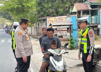 Pastikan Masyarakat Tertib dan Teratur, Kapolres Selayar Turun Gatur Lalin