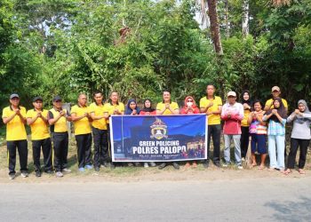 Green Policing, Kapolres Palopo Bersama Masyarakat Gelar Aksi Bersih Lingkungan di Tomarundung