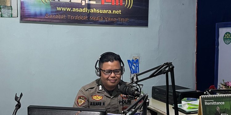Kabag SDM Polres Wajo Sosialisasi Penerimaan di SMA Kemala Taruna Bhayangkara Melalui Radio