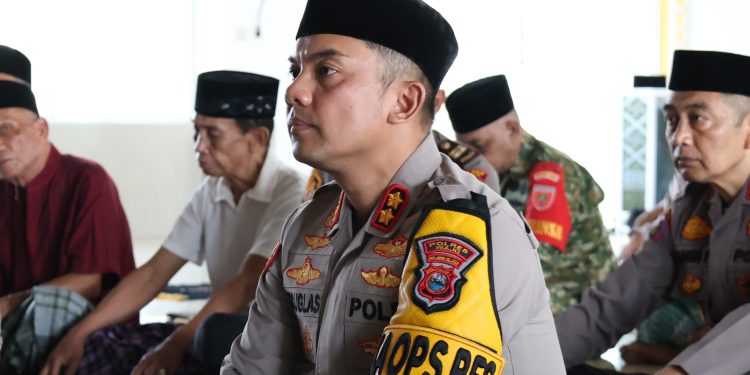 Gelar Jumat Keliling, Kapolres Wajo Tekankan Pentingnya Peran Keluarga Untuk Jaga Kamtibmas