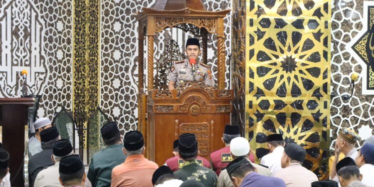 Kapolresta Gowa Bersama PJU Pererat Silaturahmi dengan Masyarakat Melalui Subuh Keliling
