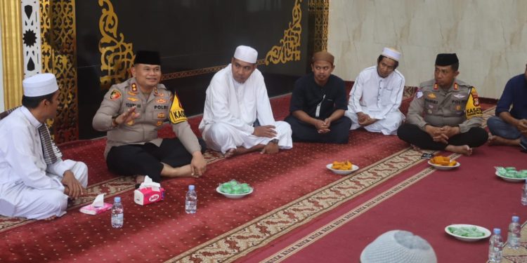 Pererat Silaturahmi dan Pelihara Kamtibmas, Kapolres Toraja Utara Gelar Jumat Keliling di Masjid Al Muttaqin
