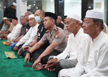 Subuh Keliling di Masjid Terapung, Kapolres Parepare Ajak Jamaah Utamakan Adab