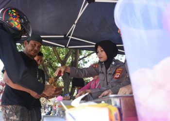 Sebagai Bentuk Kepedulian Terhadap Masyarakat, Personel Polres Bulukumba Gelar Jumat Berkah