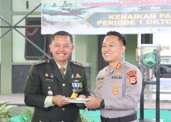 Kapolres Maros Bersama PJU Beri Kejutan ke Kodim 1422 Dalam Rangka HUT ke-81 TNI