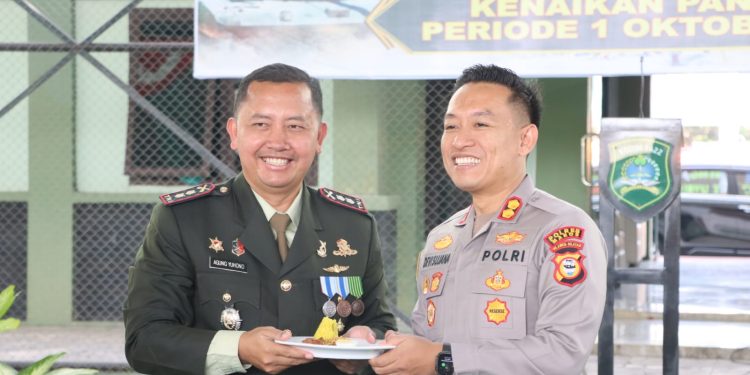 Kapolres Maros Bersama PJU Beri Kejutan ke Kodim 1422 Dalam Rangka HUT ke-81 TNI