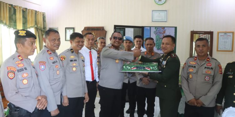 Kapolres Soppeng Silaturahmi ke Kodim 1423, Perkuat Sinergi TNI-Polri di HUT ke-81 TNI