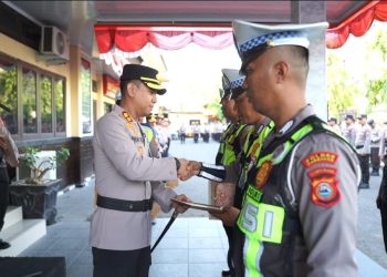 Kapolres Parepare Beri Penghargaan ke 6 Anggota Berprestasi