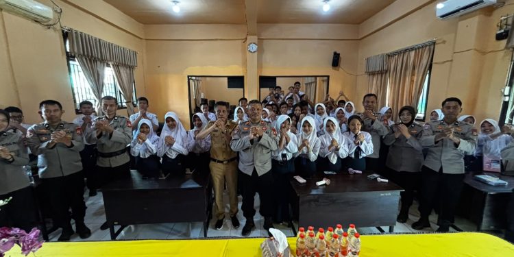 Sat Binmas Polres Soppeng Sosialisasikan SMA Kemala Taruna Bhayangkara dan Cegah Kenakalan Remaja