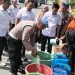 Si Propam Polres Wajo Salurkan 6.000 Liter Air Bersih untuk Warga Terdampak Kemarau
