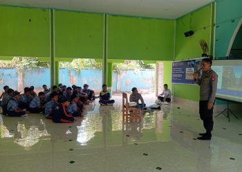 Personel Polres Luwu Sosialisasi SPMB SMA Kemala Taruna Bhayangkara TA 2027/2028