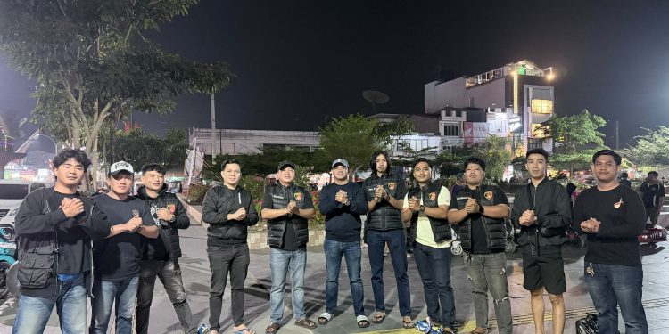 Patroli Rutin Sat Reskrim Polres Toraja Utara Kembali Berbagi Snack, Wujudkan Anak Merasa Aman Ketika Ada Polisi​