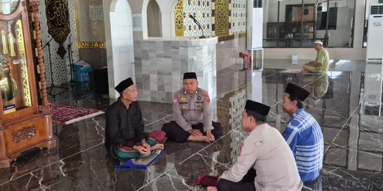 Sat Binmas Polres Wajo Ajak Jamaah Masjid Waspada Kebakaran dan Jauhi Narkoba
