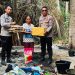Polisi Bersama Masyarakat, Personel Polsek Lamasi Bantu Korban Kebakaran Rumah di To’pongo