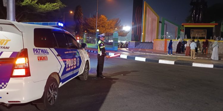 Antisipasi Balap Liar, Personel Sat Lantas Polres Parepare Gelar Patroli Blue Light
