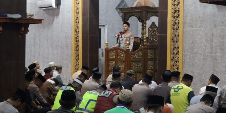 Safari Subuh di Pallangga, Kapolresta Gowa Tegaskan Komitmen Polri Bersama Masyarakat Jaga Kamtibmas