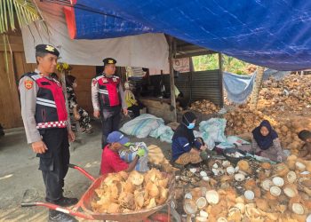 Cegah Premanisme dan 3C, Sat Samapta Polres Luwu Gencar Patroli Dialogis di Desa Rumaju