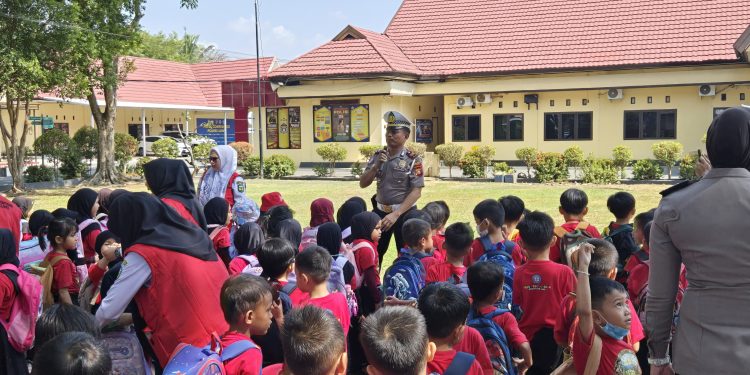 Polisi Sahabat Anak, Satlantas Polres Luwu Pandu PAUD Percontohan Study Tour