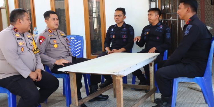 Kapolres Palopo Berikan Motivasi dan Dukungan ke Personel Brimob Yang Melaksanakan BKO di Mancani