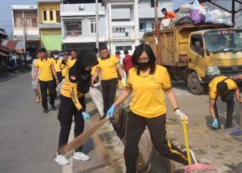 Pimpin Green Policing di Terminal Bolu, Kapolres Toraja Utara Beserta Jajaran Gelar Kerja Bakti