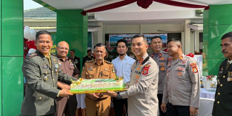 Kapolres Wajo Beri Kejutan ke Kodim 1406 di Momen HUT ke-81 TNI