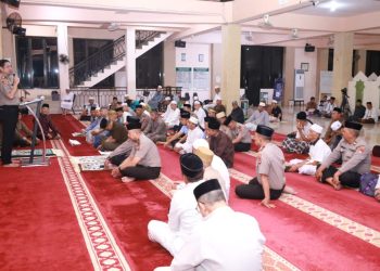 Kapolrestabes Makassar Gelar Subuh Keliling di Masjid Al Abrar Tamalate, Ajak Orang Tua Perhatian ke Anak