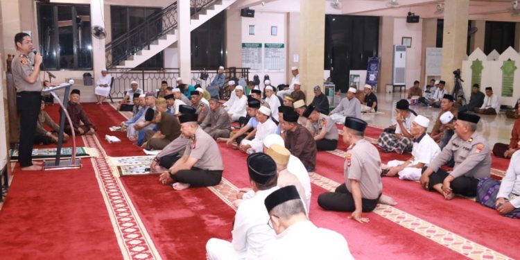 Kapolrestabes Makassar Gelar Subuh Keliling di Masjid Al Abrar Tamalate, Ajak Orang Tua Perhatian ke Anak