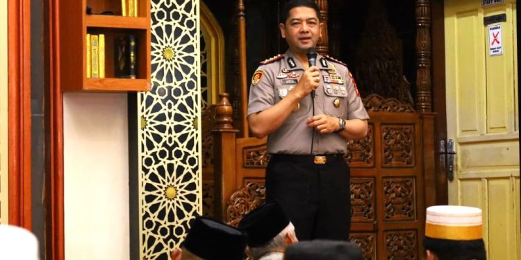 Subuh Keliling di Masjid Jannatul Firdaus, Kapolrestabes Makassar Ajak Masyarakat Perkuat Sinergi Dengan Polisi