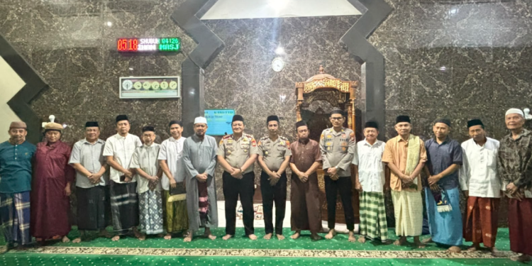 Subuh Keliling, Kapolres Selayar Perkuat Silaturahmi dan Ajak Warga Jaga Kamtibmas
