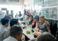 Kapolres Pinrang Ngopi Bareng Dengan Personel, TNI, Tokoh Masyarakat dan Unsur Pemerintahan