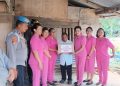 Jelang HKGB ke-74, Bhayangkari Bersama Polsek Sopai Salurkan Bantuan Sosial ke Warga