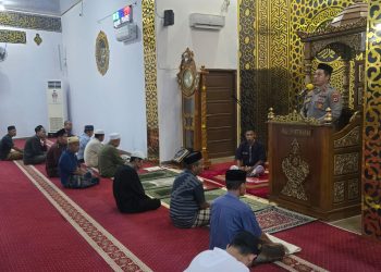 Safari Subuh di Masjid Al Fatihah, Waka Polres Parepare Sampaikan Pesan Kamtibmas dan Perkuat Silaturahmi