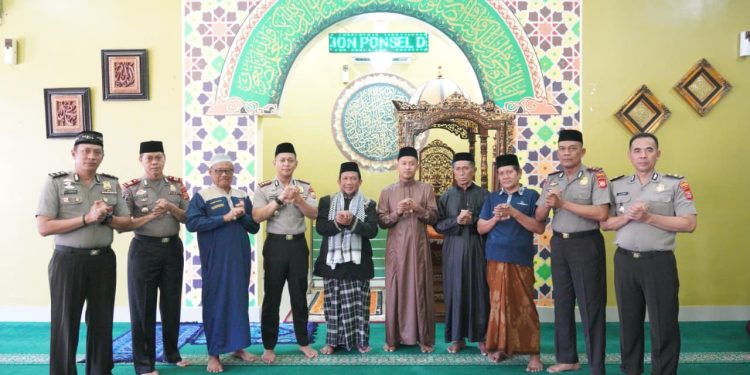 Kapolres Parepare Gelar Jumat Keliling di Masjid Mujahid Baiturrahim, Tegaskan Komitmen Pelayanan Humanis