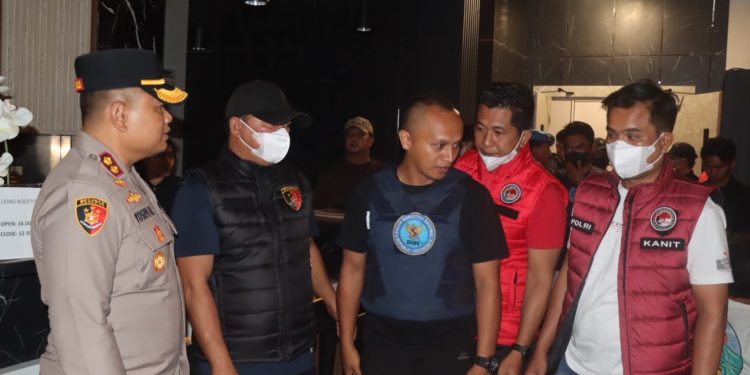 Kapolres Toraja Utara Pimpin Razia Narkoba di THM, Satu Pengunjung Positif