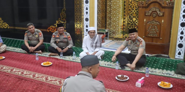 Melalui Subuh Keliling, Kapolres Toraja Utara Pererat Silaturahmi Dengan Masyarakat di Masjid Al Muttaqin