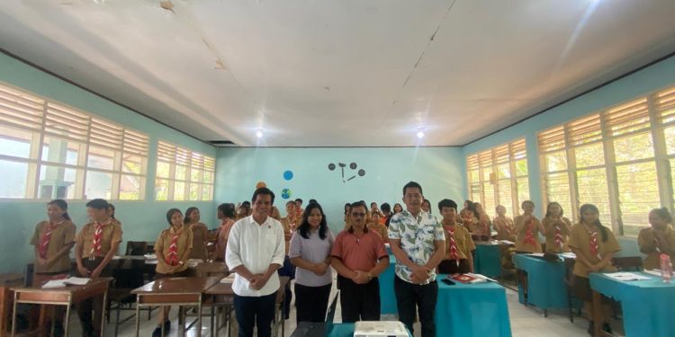 Kasat Narkoba Polres Toraja Utara Sosialisasi Pencegahan Narkotika di SMAN 6